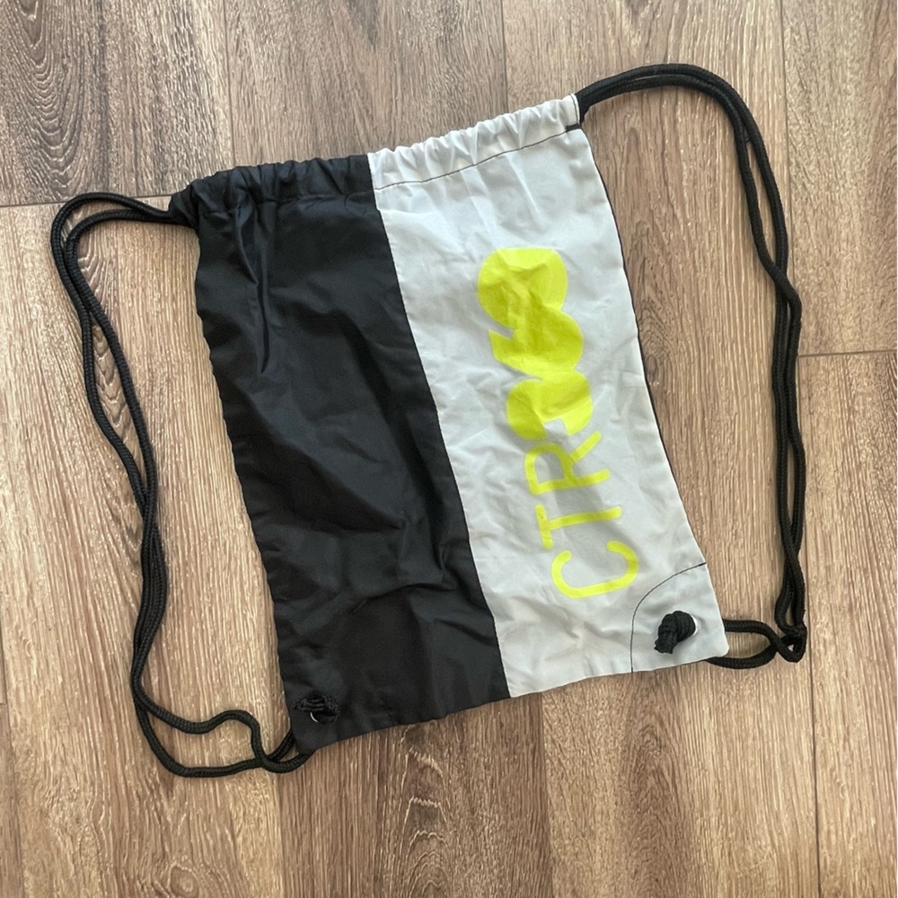 Nike Drawstring Backpack With Zippered Pocket - image 3